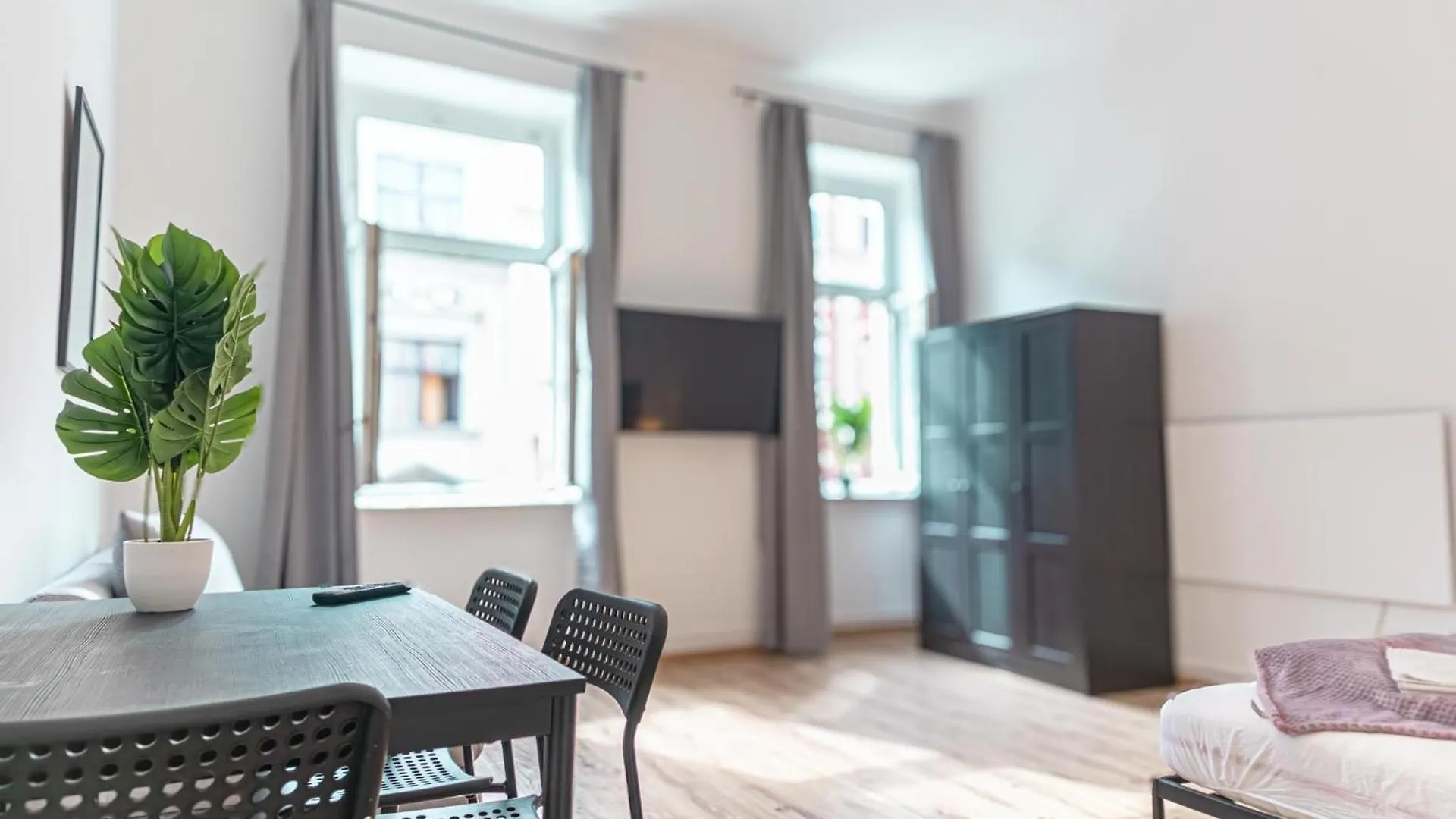Super Comfy 2Br Apt Historic Location In Vienna Apartment